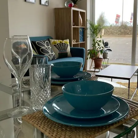 Dog-friendly Stylish Flat, Parking, Nr Lusty Glaze Appartement *
