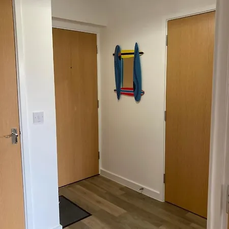Dog-friendly Stylish Flat, Parking, Nr Lusty Glaze
