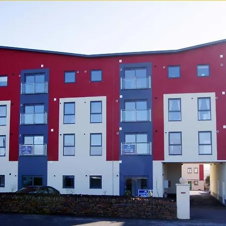 Dog-friendly Stylish Flat, Parking, Nr Lusty Glaze Appartement
